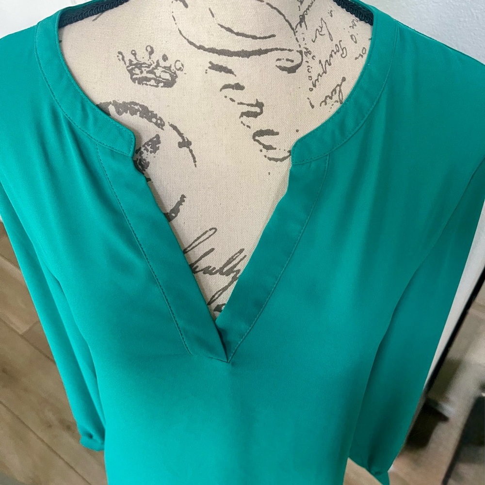 Adrianna Papell Vibrant Green V-Neck Blouse size XL - Picture 2 of 4